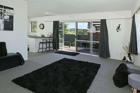 Photo of property in 2/201 Henderson Valley Road, Henderson, Auckland, 0612