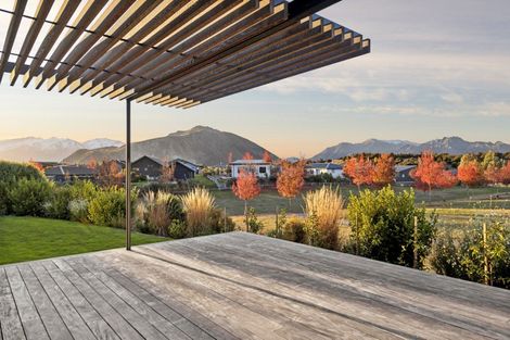 Photo of property in 5 Diamond Lane, Wanaka, 9305