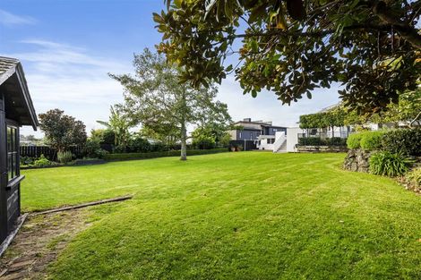 Photo of property in 136 Mellons Bay Road, Mellons Bay, Auckland, 2014