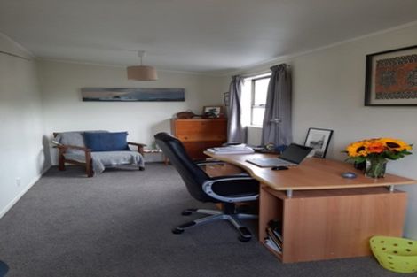 Photo of property in 21 Gledstane Road, Stanmore Bay, Whangaparaoa, 0932