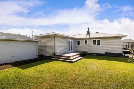 Photo of property in 6 Rarawa Place, Vogeltown, New Plymouth, 4310