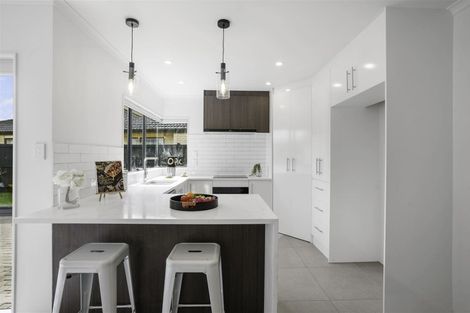 Photo of property in 34 Sandwick Drive, Weymouth, Auckland, 2103