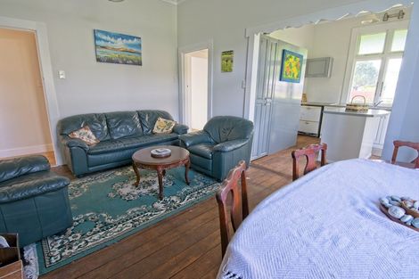 Photo of property in 10 Greenfield Street, Hector, 7822