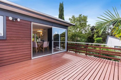 Photo of property in 5 Odette Road, Totara Vale, Auckland, 0629