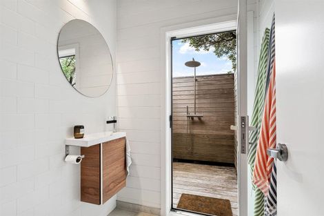 Photo of property in 25 Esme Grove, Omaha, 0986