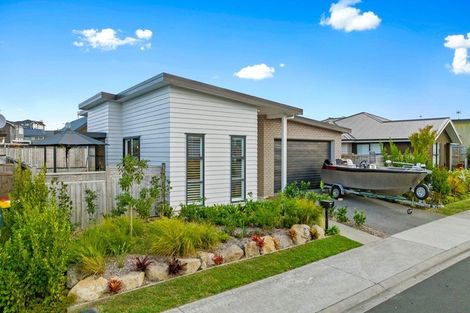 Photo of property in 7 Onekura Street, Red Beach, 0932