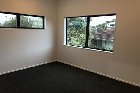 Photo of property in 4b Wattle Road, Sunnyvale, Auckland, 0612