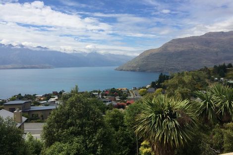 Photo of property in 12 Caples Place, Fernhill, Queenstown, 9300