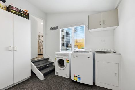 Photo of property in 11 Kamahi Crescent, Papamoa Beach, Papamoa, 3118