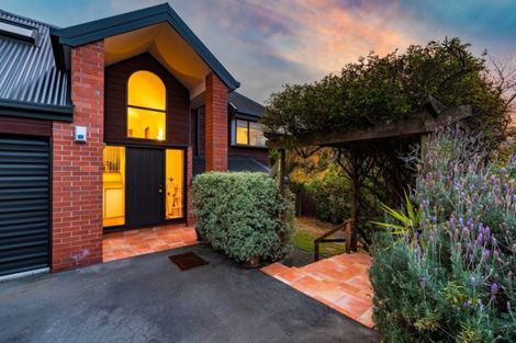 Photo of property in 148a Dyers Pass Road, Cashmere, Christchurch, 8022