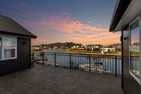 Photo of property in 13 Waitemata Drive, One Tree Point, 0118