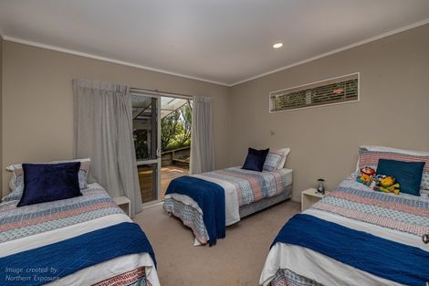 Photo of property in 20 Du Fresne Place, Russell, 0202