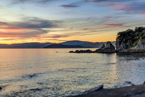 Photo of property in 409 Marine Drive, Mahina Bay, Lower Hutt, 5013