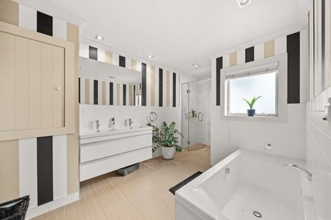 Photo of property in 23 Westwood Avenue, Greytown, 5712