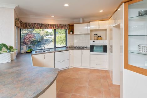 Photo of property in 17 Glencullen Place, Dannemora, Auckland, 2016