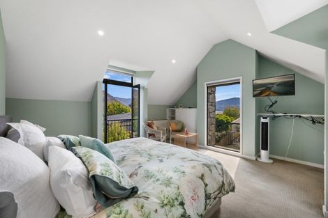 Photo of property in 8b Minaret Ridge, Wanaka, 9305