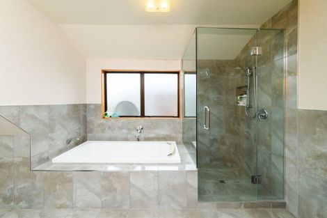 Photo of property in 35 Te Awe Awe Street, Hokowhitu, Palmerston North, 4410