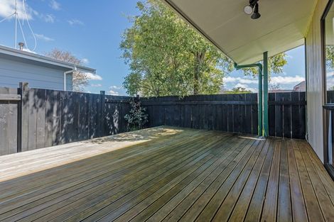 Photo of property in 37 Suzanne Grove, Kelvin Grove, Palmerston North, 4414