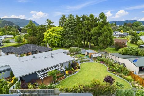Photo of property in 8 Nursery Lane, Kinloch, Taupo, 3377