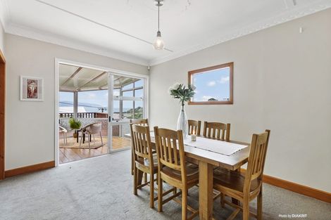 Photo of property in 9 Knoll Street, Island Bay, Wellington, 6023