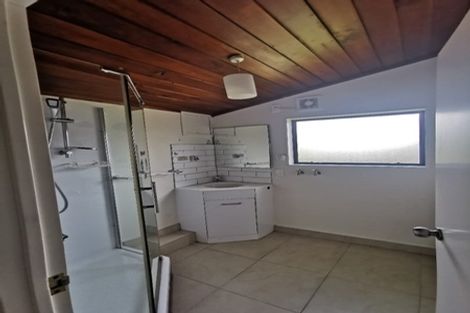 Photo of property in 108e Colwill Road, Massey, Auckland, 0614