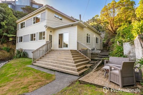 Photo of property in 42 Korokoro Road, Korokoro, Lower Hutt, 5012