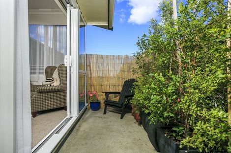 Photo of property in 1/279 Sunset Road, Sunnynook, Auckland, 0632