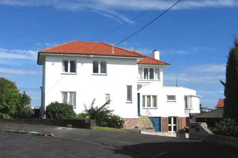 Photo of property in 90 Stanley Point Road, Stanley Point, Auckland, 0624