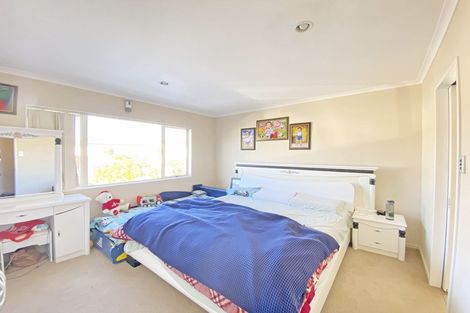 Photo of property in 13 Maypark Crescent, Flat Bush, Auckland, 2016
