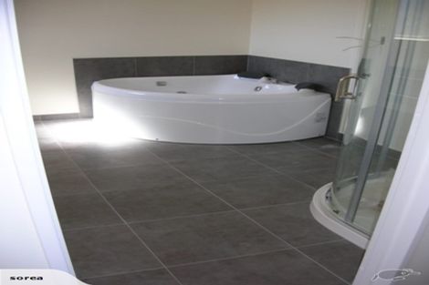 Photo of property in 27 Barry Curtis Place, Levin, 5510