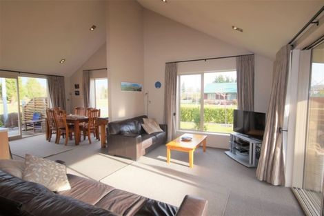 Photo of property in 2 Grantham Drive, Hanmer Springs, 7334