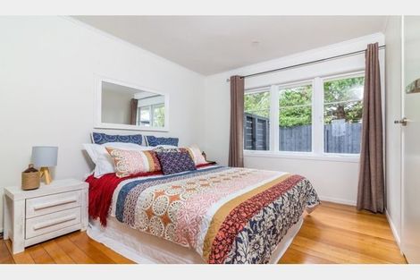 Photo of property in 10 Devon Street, Te Atatu South, Auckland, 0610