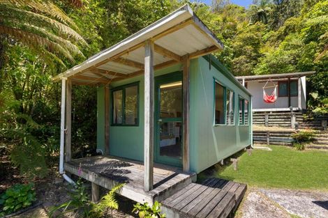 Photo of property in 19 Tombleson Road, Lake Rotoma, Rotorua, 3074
