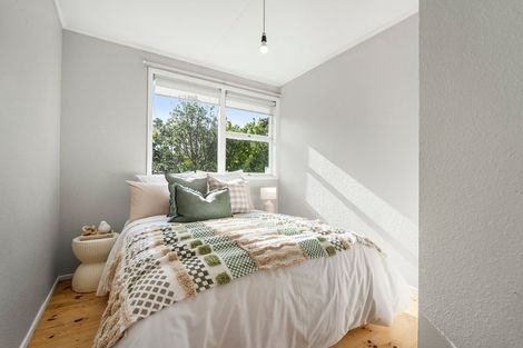 Photo of property in 897 East Coast Road, Northcross, Auckland, 0632
