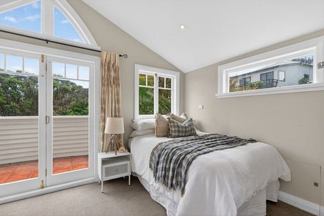 Photo of property in 49 Tio Tio Road, Miramar, Wellington, 6022