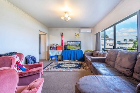 Photo of property in 10 Brentford Place, Manurewa, Auckland, 2102