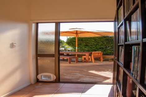 Photo of property in 31 Tiverton Crescent, Whalers Gate, New Plymouth, 4310