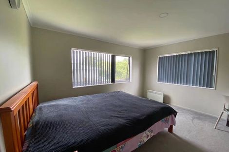 Photo of property in 5a Orchid Place, Te Atatu South, Auckland, 0610