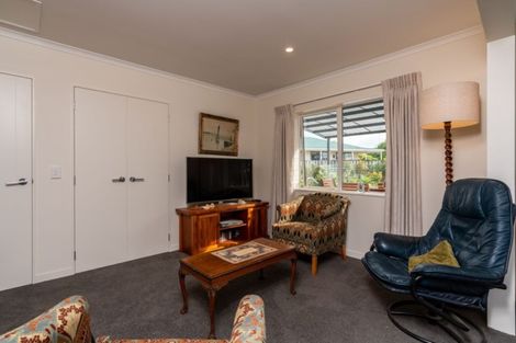 Photo of property in 10 Stace Hopper Drive, One Tree Point, 0118