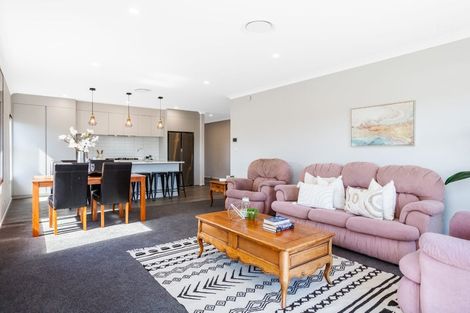 Photo of property in 21 Rotorua Grove, Aotea, Porirua, 5024