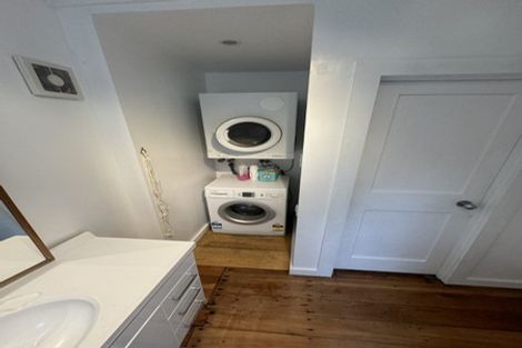 Photo of property in 37 Putnam Street, Northland, Wellington, 6012