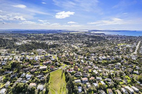 Photo of property in 22 Cairnbrae Court, Northcross, Auckland, 0632