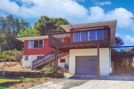 Photo of property in 15 Walnut Lane, Browns Bay, Auckland, 0630