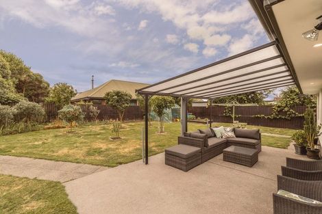 Photo of property in 44 Queenspark Drive, Parklands, Christchurch, 8083