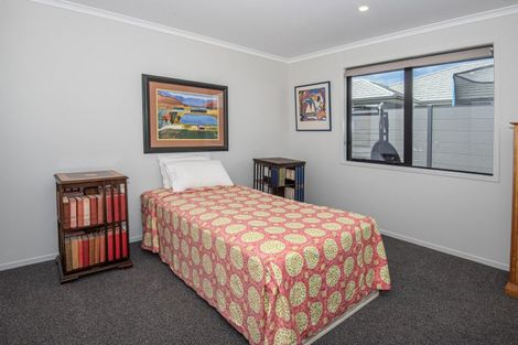 Photo of property in 1 Glenbervie Drive, Glenbervie, 0173