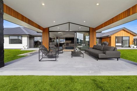 Photo of property in 83 Sunline Drive, Leamington, Cambridge, 3432