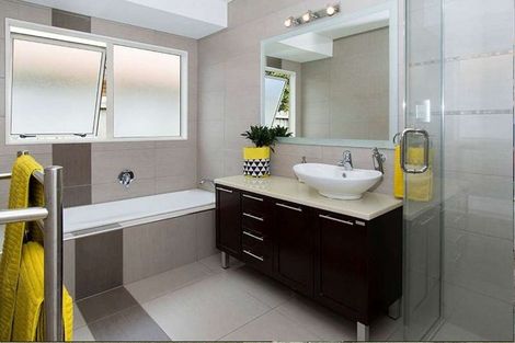 Photo of property in 10 Ambleside Drive, Northpark, Auckland, 2013