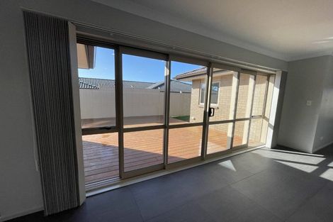 Photo of property in 35 Riverglade Parkway, Te Atatu South, Auckland, 0610