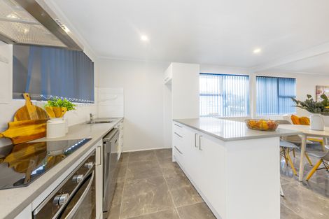 Photo of property in 11 Othello Drive, Clover Park, Auckland, 2023