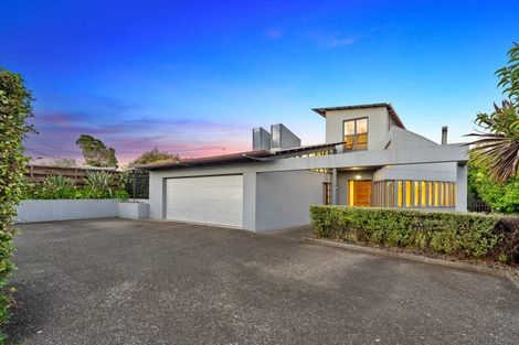Photo of property in 65 Forrest Hill Road, Milford, Auckland, 0620